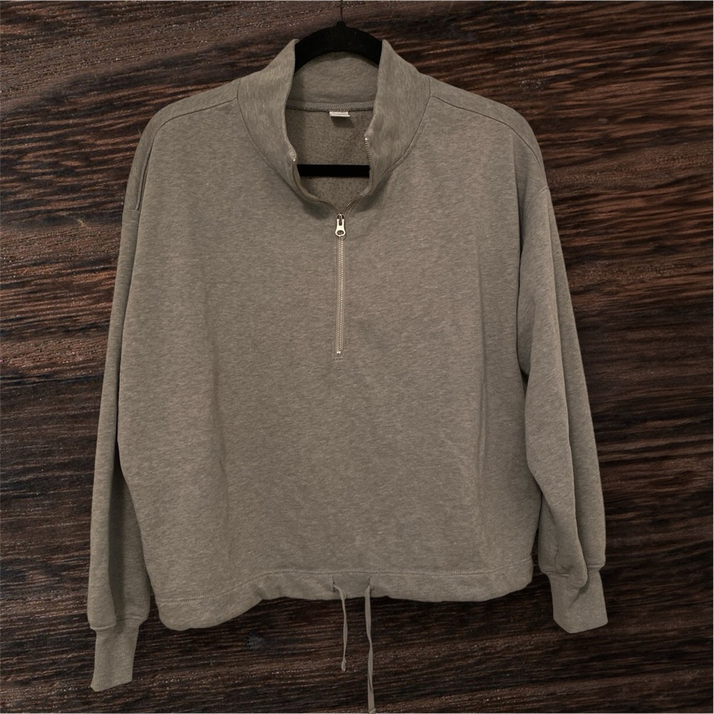 Women’s Old Navy Gray Quarter-Zip Sweatshirt. Size Small